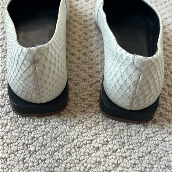 Saks Fifth Avenue White Minimalist Flats - Picture 5 of 8